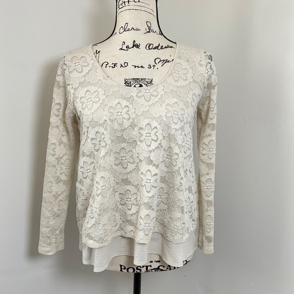 Hollister Tops - HOLLISTER‎ Ivory Lace Layered Long Sleeve Top Sheer Flower Print S